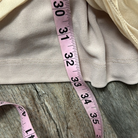 NWT Alic & Olivia dress size 4 cream nude bodycon mini dress - Picture 8 of 10